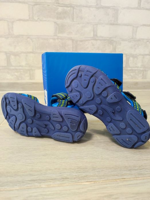 Продам детские босоножки Joma