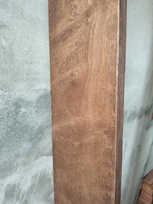 Aro de porta em mogno usado.
