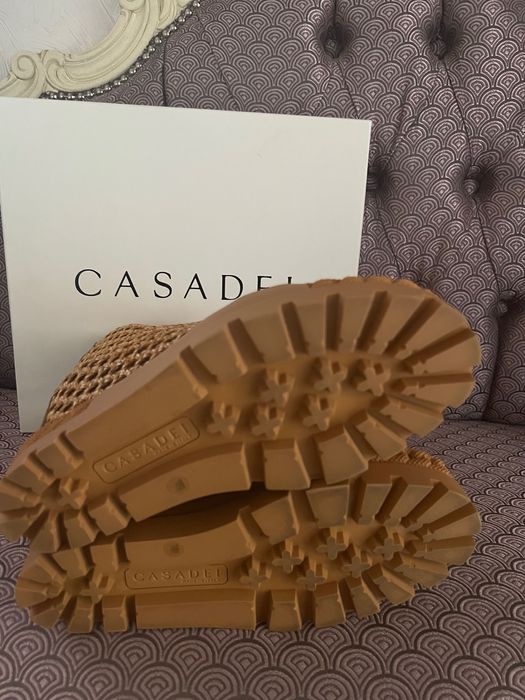 Ботільйони, черевички, чобітки Casadei 38,5 нові