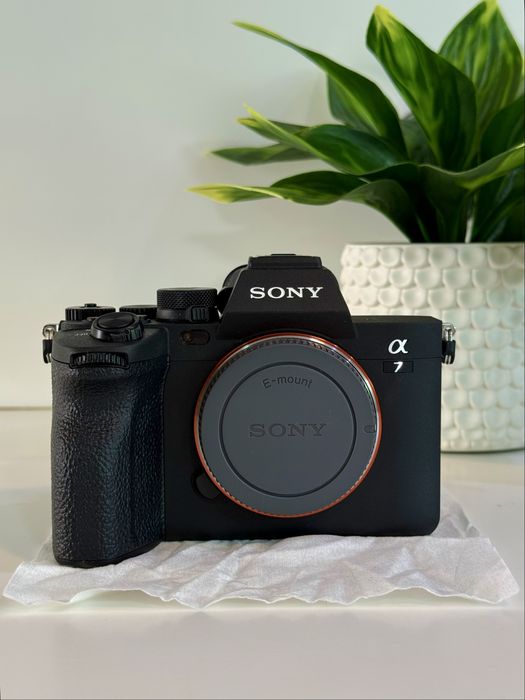 Sony a7 IV (c/seguro) NOVA + Objetiva FE 28-70mm f/ 3.5-5.6