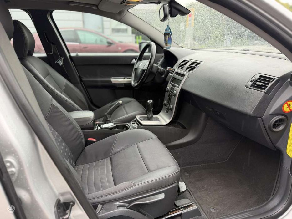 Продам Volvo V50 2.0D