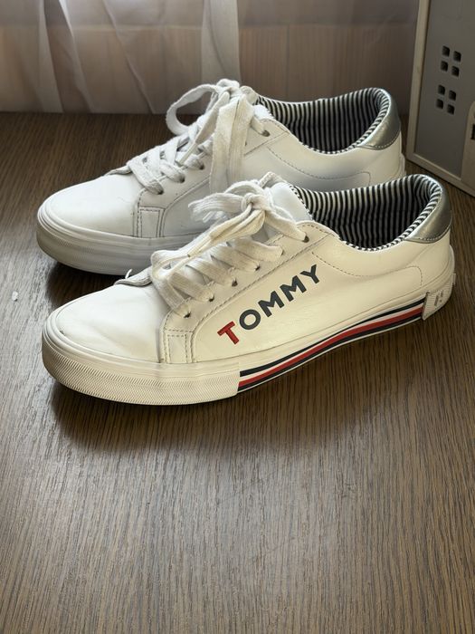 Шкіряні кеди / кроси tommy hilfiger 38р