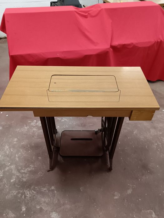 Máquina costura domestica