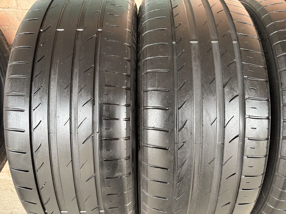 Комплект літніх шин 235/45R19