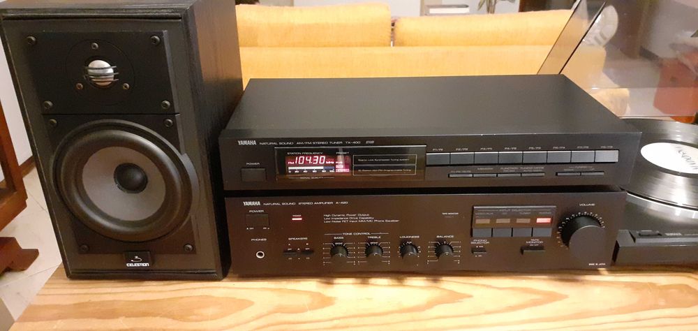 Aparelhagem Yamaha com colunas Celestion