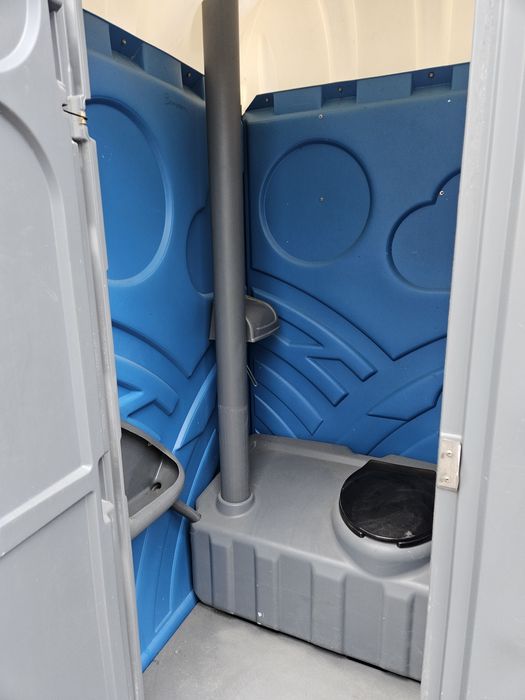 Toaleta przenośna WC na zewnętrz