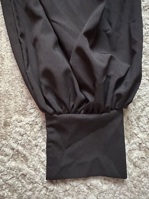 Блузка укорочена з широким рукавом