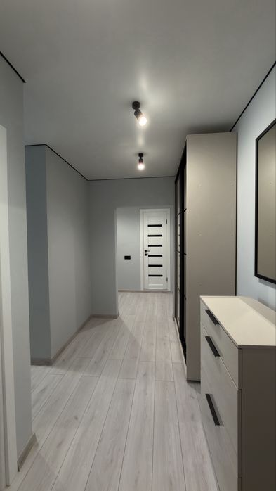 Продаж 3-кімнатної квартири з новим ремонтом у Росвигові, Мукачево.