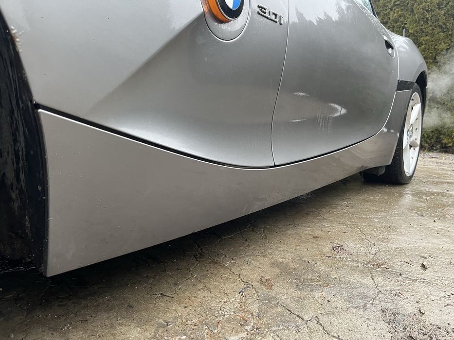 Progi listwy zewnetrzne bmw e85 e86 z4 Sterlinggrau 472/7 lewa przwa