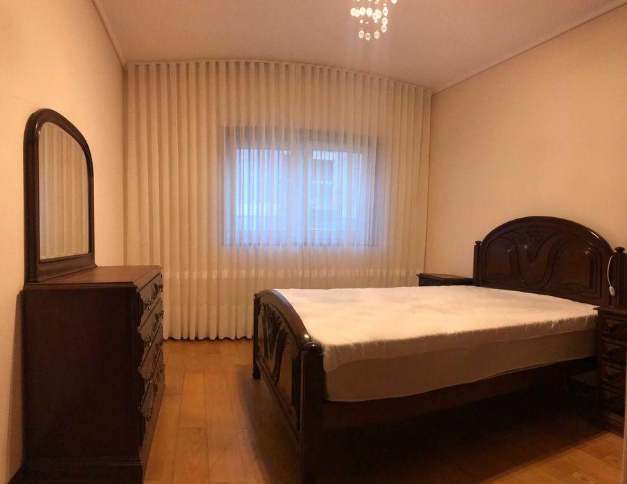 Arrendamento de quarto c/varanda na Rua do Almirante Cândido dos Reis