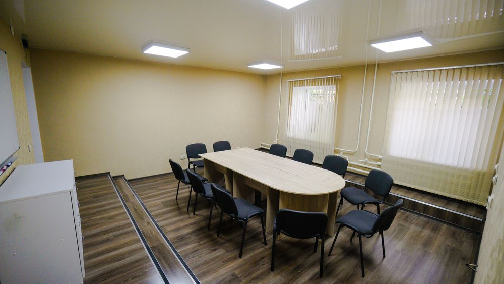 Стільці офісні в гарному стані