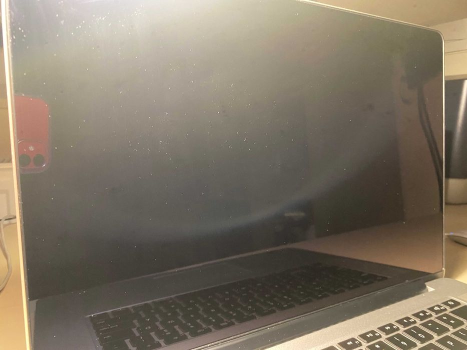 MacBook Pro 15'' A1398 Intel i7 2.4 GHz / 256GB SSD / 8 GB RAM