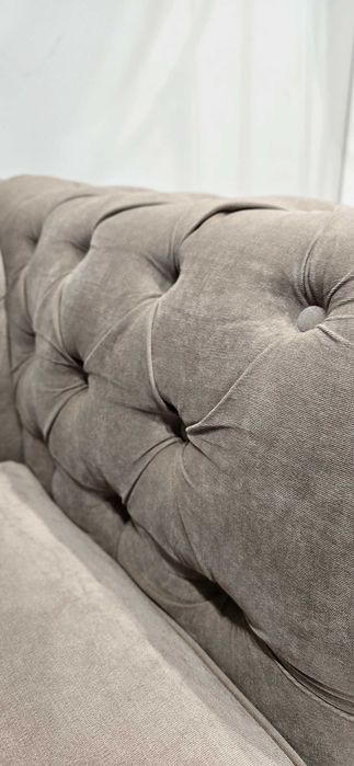 Piękna sofa pikowana/chesterfield/ozdobna