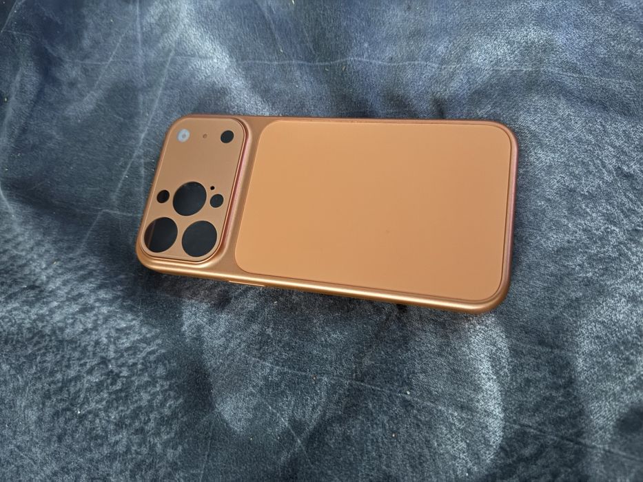 Чохол для iPhone 15 Pro Max у стилі iPhone 17 Pro Max.