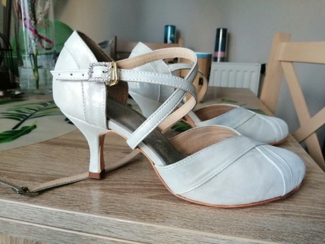 Buty ślubne roz 38