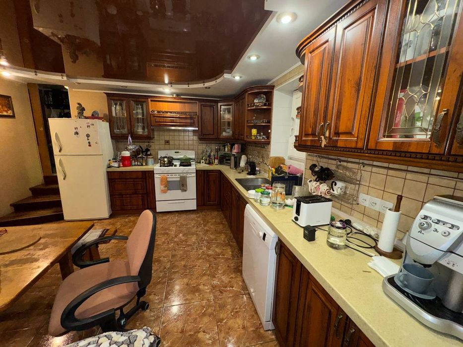 Дом на Ясногорке 4 комнаты до 6 человек не более.