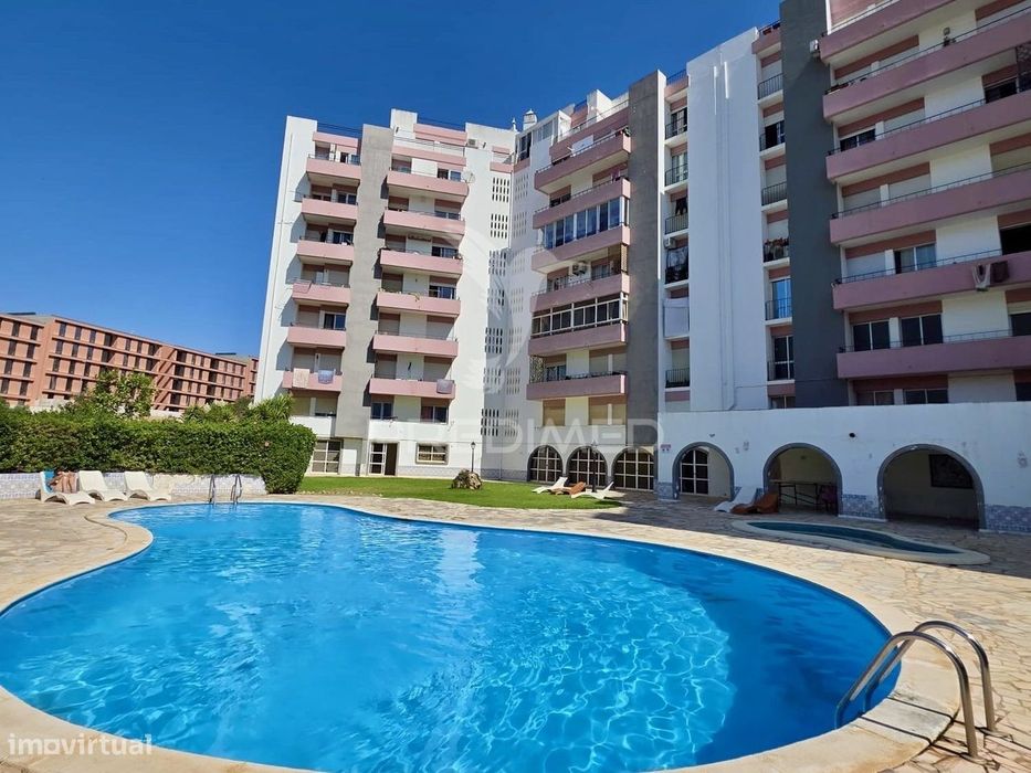 Apartamento T3 em Portimão | Urbanização Algarvesol com Suite e Pis...