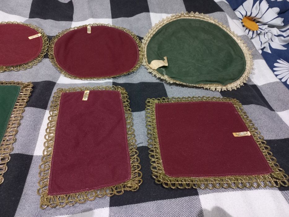 Piękne stare serwetki gobelinowe-pałacowe.cena za wszystko.