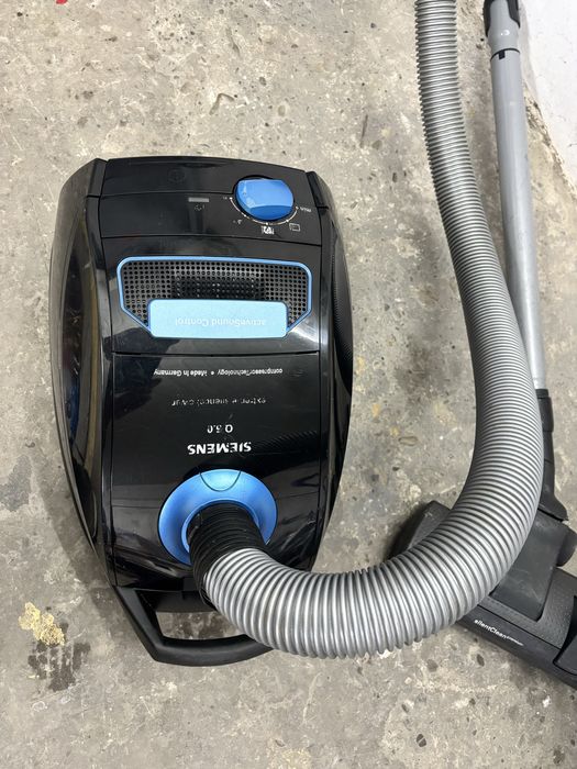 Пилосос Siens.