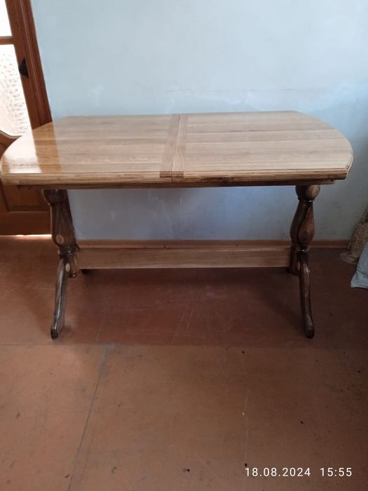 Столы для гостиной.