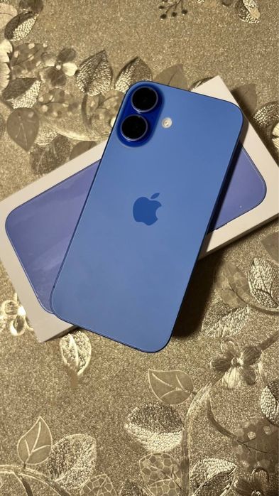 Продам Iphone 16 128