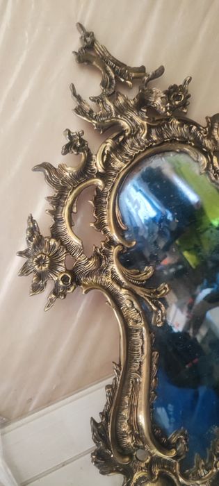 Espelho com moldura em cobre