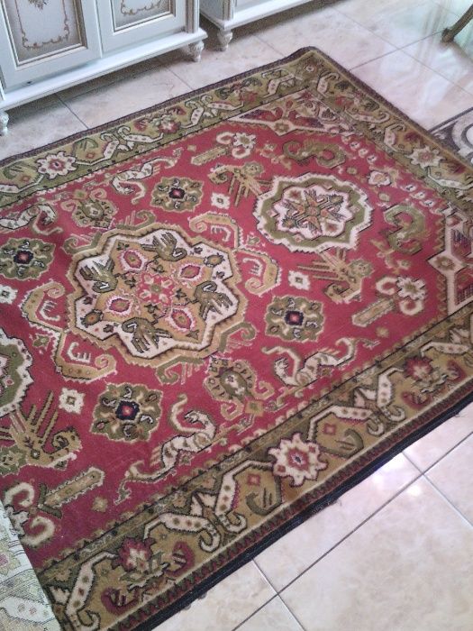 ковёр шерстяной в хорошем состоянии