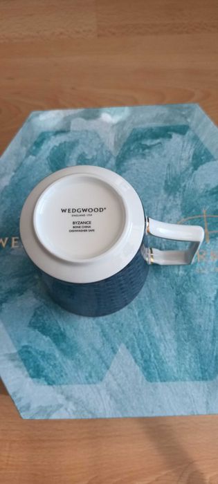 Set porcelana Wedgwood e caneta Parker