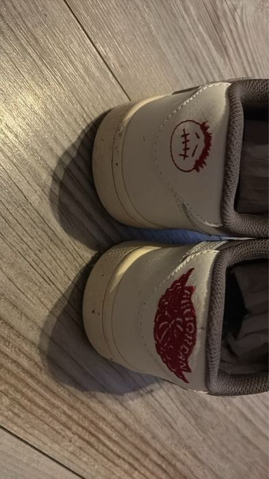Jordan 1 Low Travis Scott
