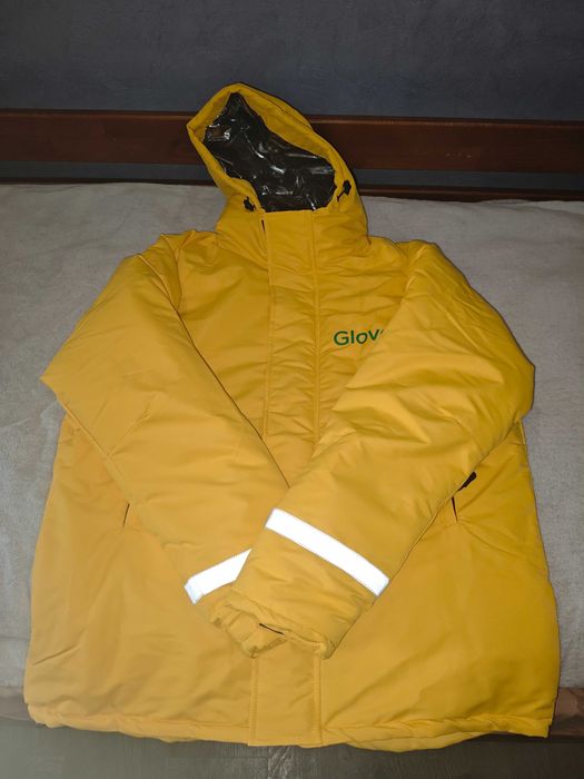 Продаю новую зимнюю куртку Glovo