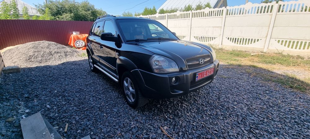 Hyundai Tucson 2006рік 2.0 безин