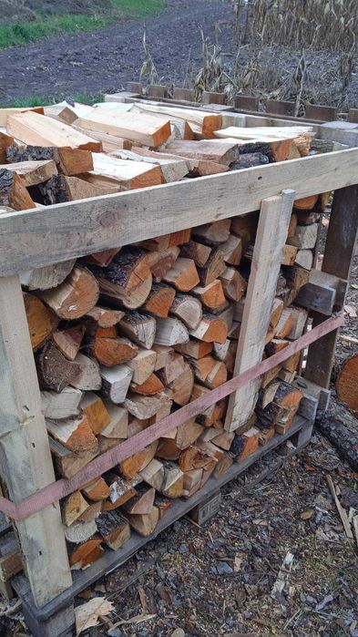 Продам дрова дуб,акація,сосна