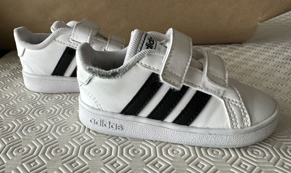 Sapatilhas adidas 21