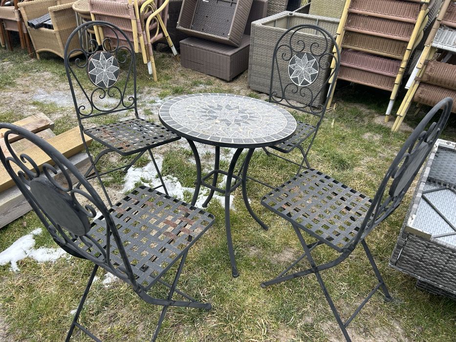 Fotele ratanowe bujane idealne na prezent