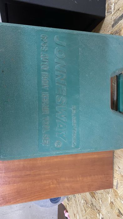 Набор правок и молотков для жестяных работ