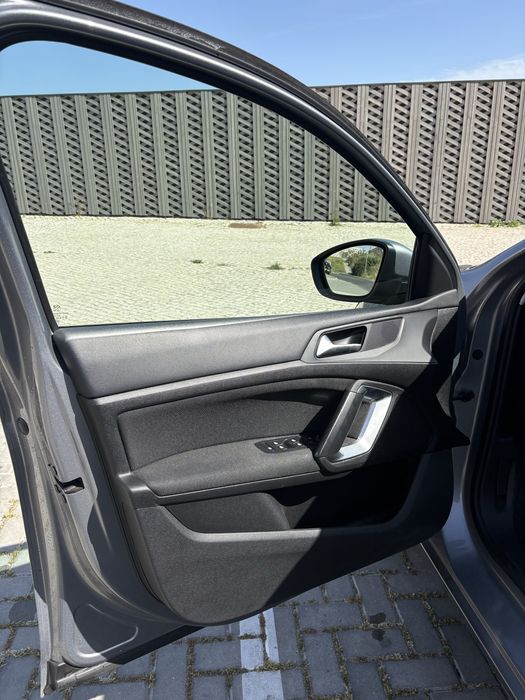 Peugeot 308 — fotografia 3