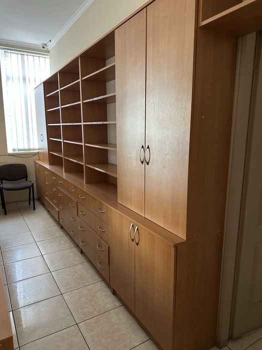 Продаються стелажі до аптеки, магазину