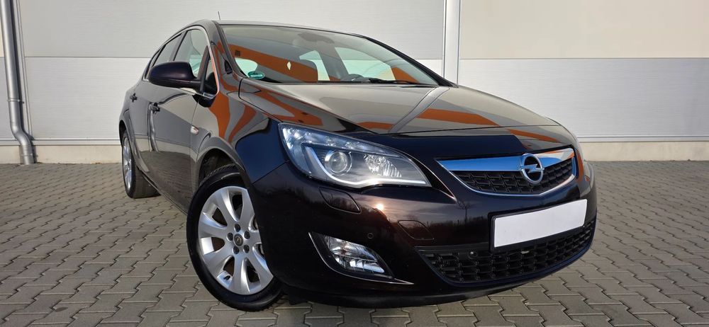 Opel Astra Super Stan/Bezwypadek/PDC/Ksenon/Grzana Kierownica/Bagażnik Na Rowery