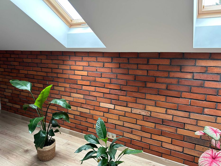 Płytki ze starej cegły, cegła na ścianie, stylowe wnętrze czy elewacja