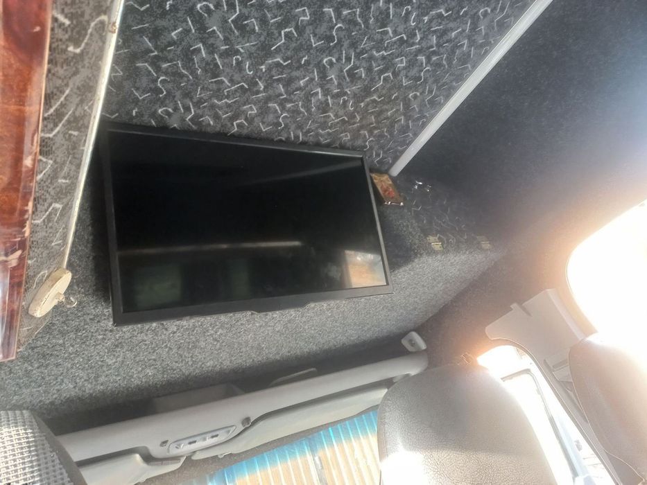 Мерседес Спрінтер середня база 2,7 рік 2004