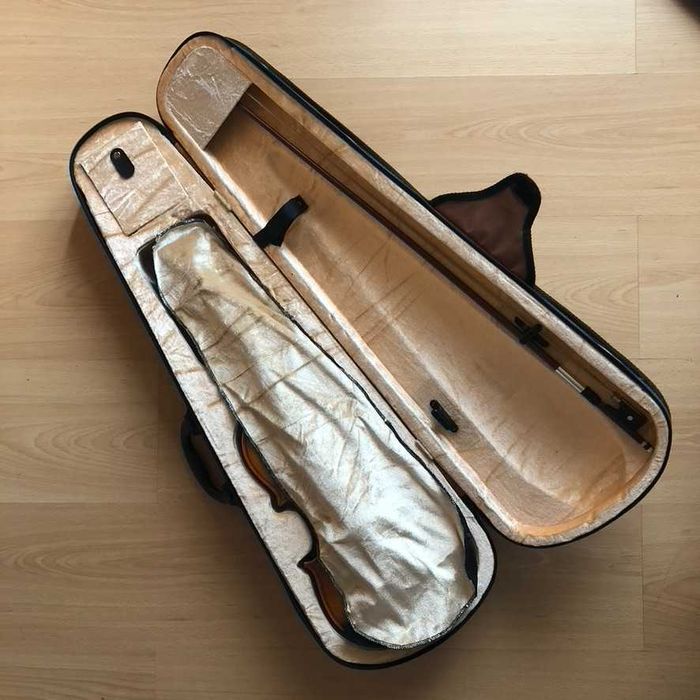 Violino Ashton 4/4 com estojo e arco