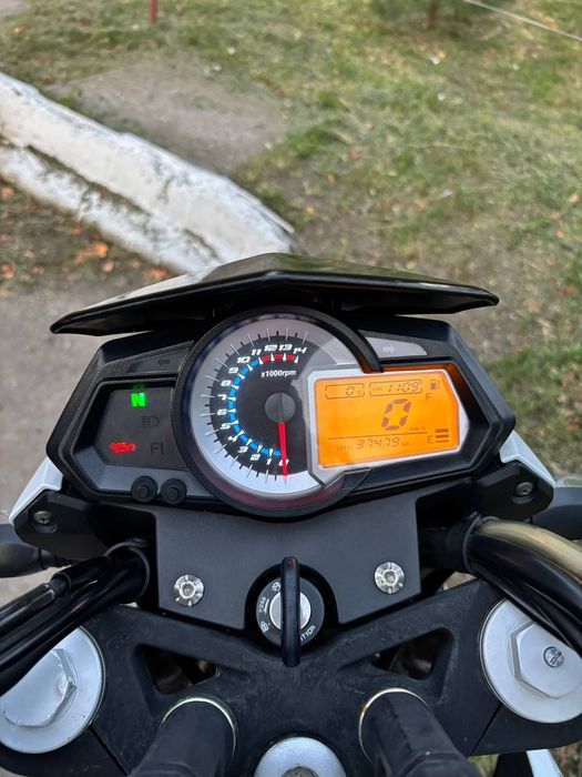 Продам benelli tnt 300