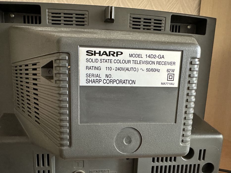Телевізор Sharp 14D2-GA в робочому стані