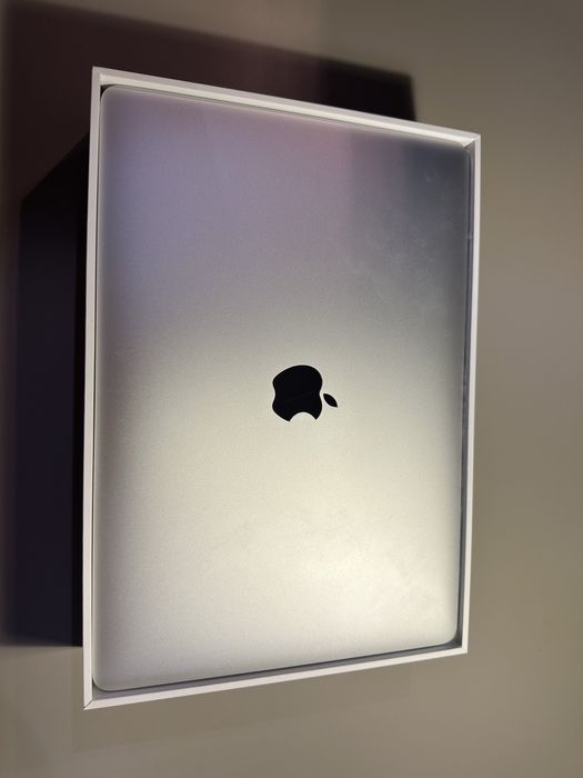MacBook Air i3 13,3 8GB RAM 256GB SSD