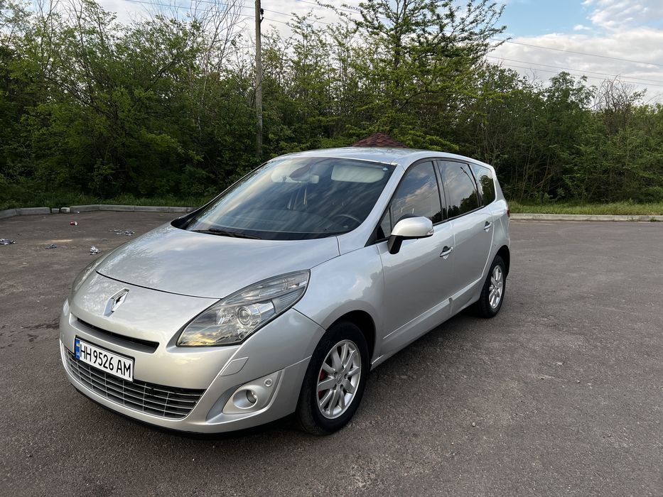 Renault Scenic 2011 року