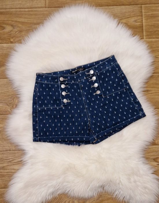 Стильні джинсові шорти розмір М