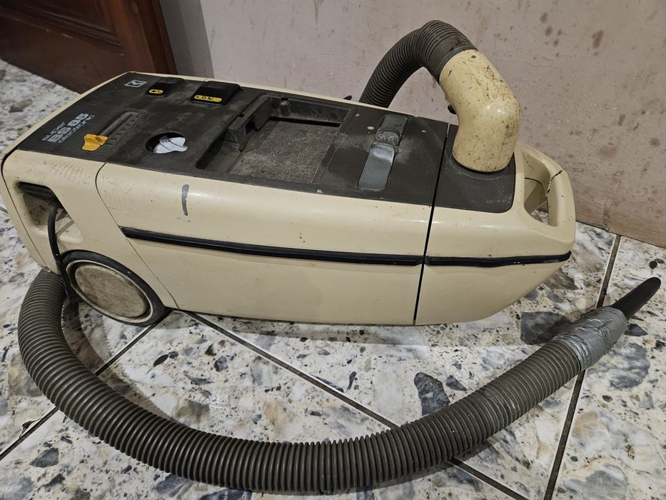 Пилосос super BS elektronic