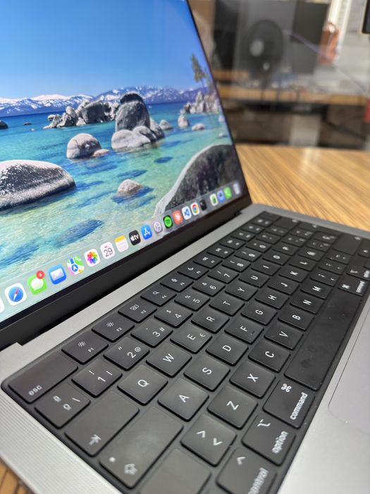 MacBook Pro 14" (2021) M1 Pro, 16 GB RAM, 512 GB – bateria 100% com 12 ciclos