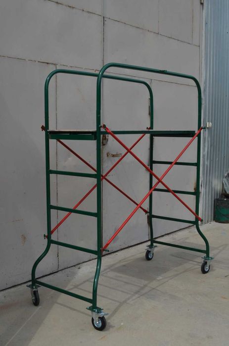 Вишки тури. Ліса. Риштовка. Риштування будівельне. Леса строительные.