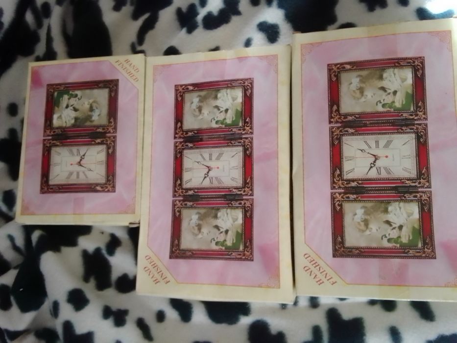 Molduras e relógios em caixa novas cada 1,50€